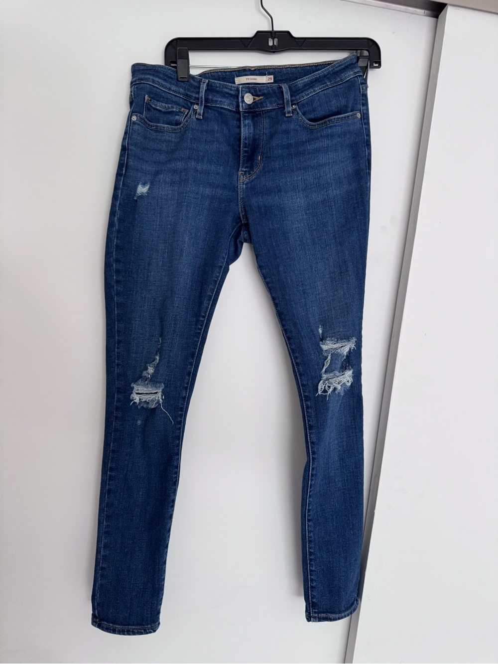 Levi’s 711 Skinny - Dark Blue Distressed Skinny Jeans